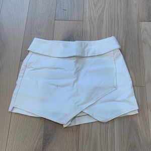 Arden B white skort size XS